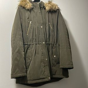 Like new! Nautica Sz XXL lined olive green car length coat w/removable hood.